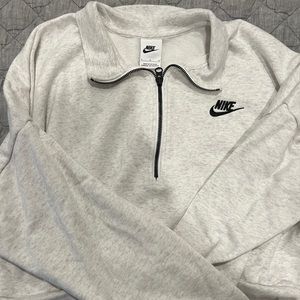 Nike cropped half zip